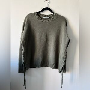 VINCE - 100 % Cashmere Lace-up Pullover Sweater in Olive Green (Size XS)